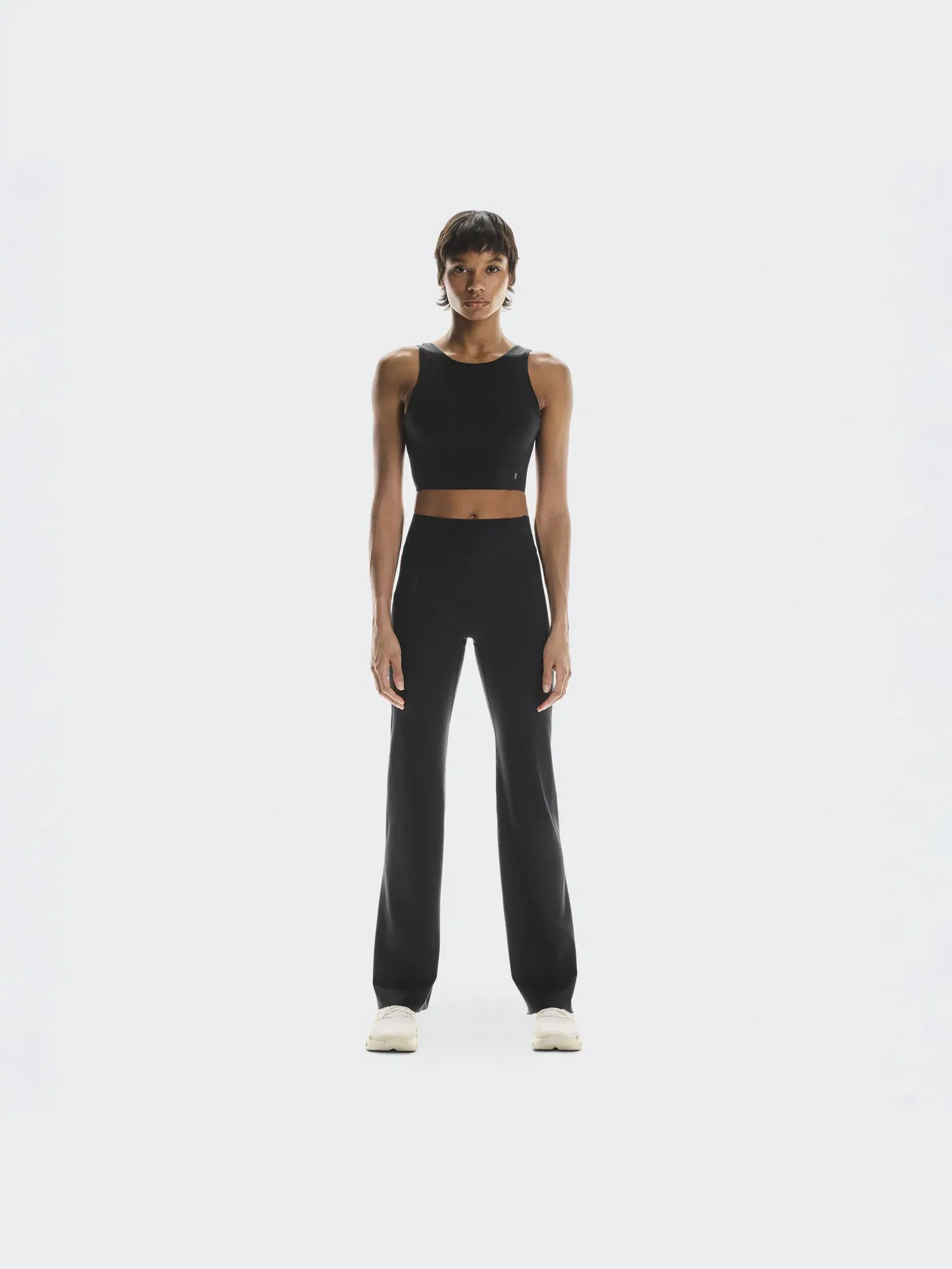 Женские леггинсы с расклешенными штанинами и боковым карманом Studio Leggings Flared On — 9