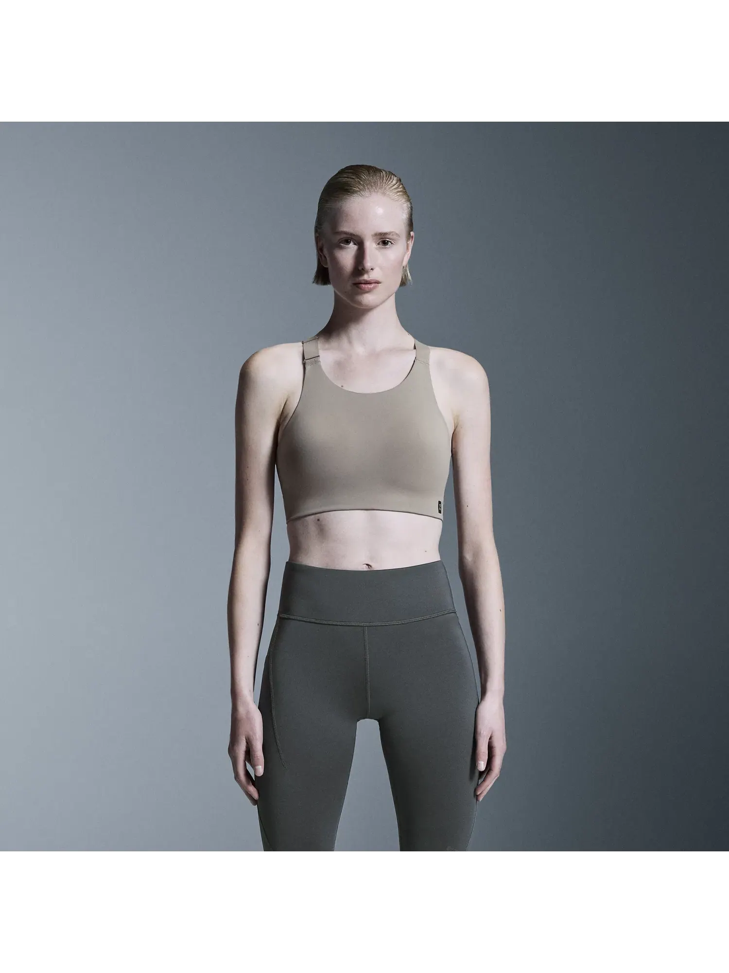 Женский спортивный бюстгальтер высокой поддержки с открытой спинкой Endurance Bra On — 6