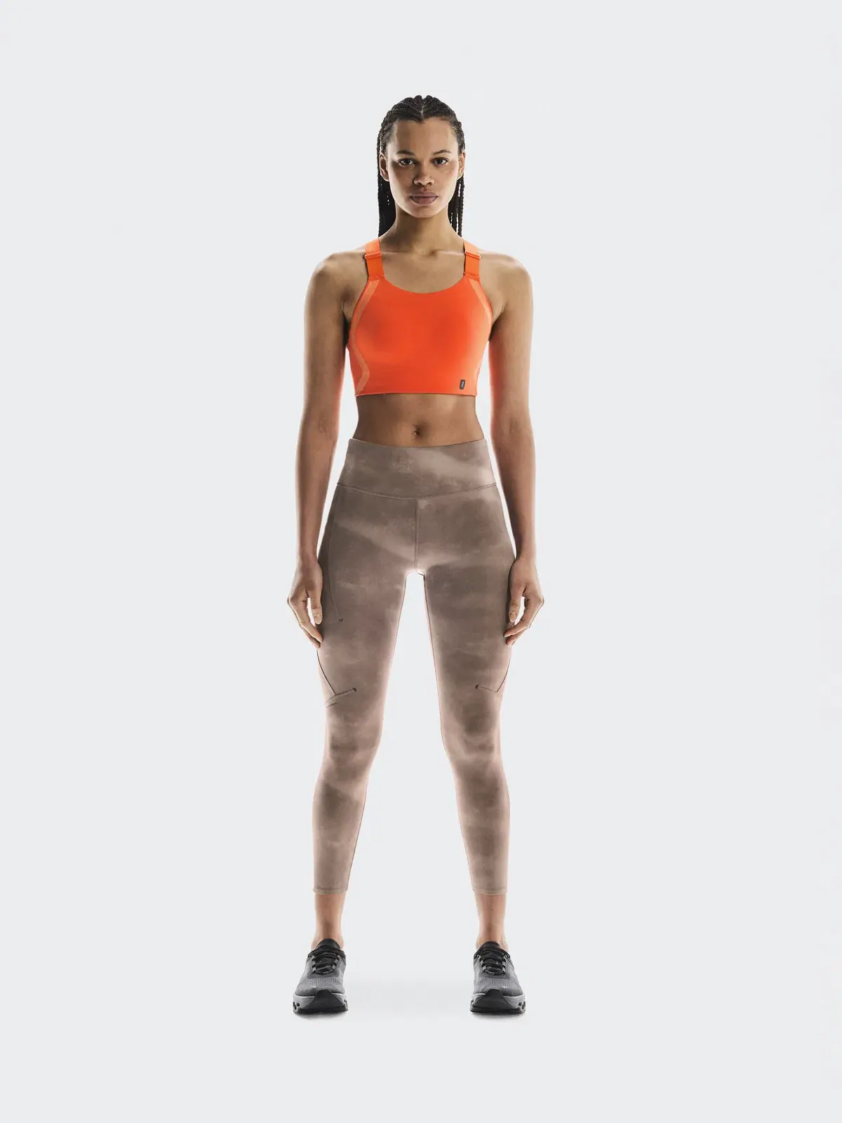 Женский спортивный бюстгальтер со средней поддержкой Performance Flex Bra On — 2