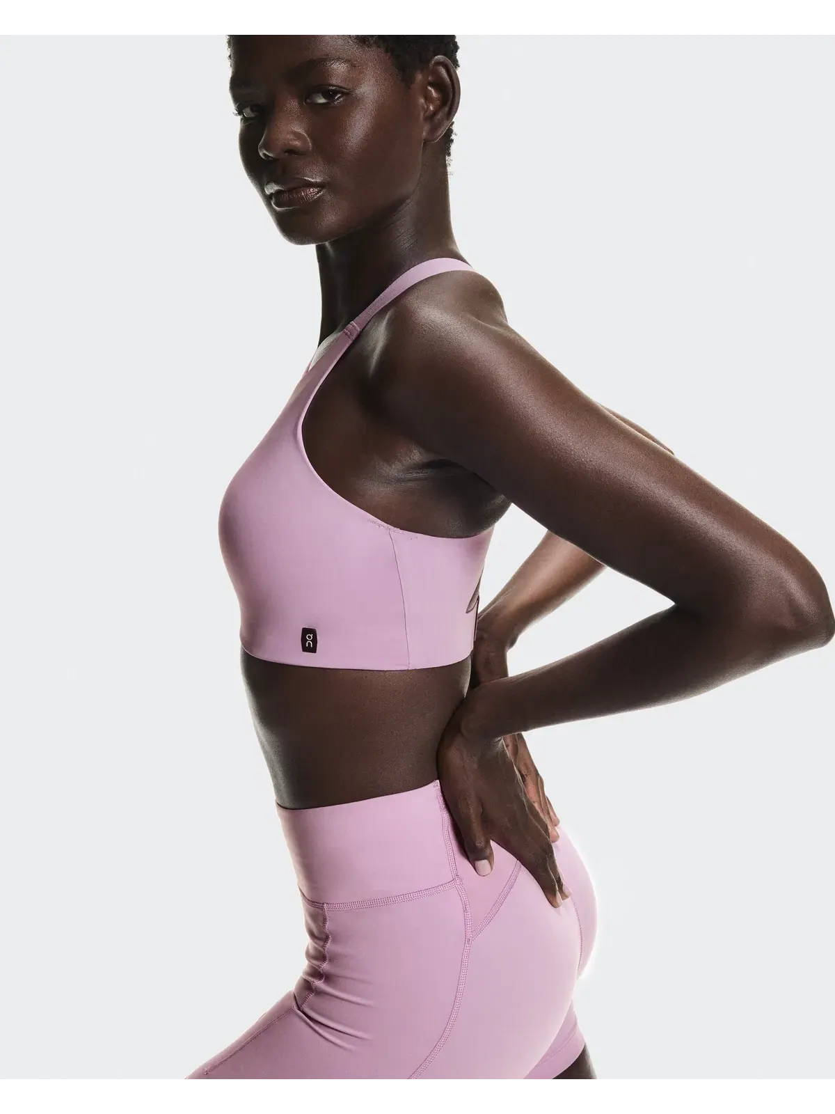 Женский спортивный бюстгальтер высокой поддержки с чашечками Endurance Bra, On, Sakura — 4