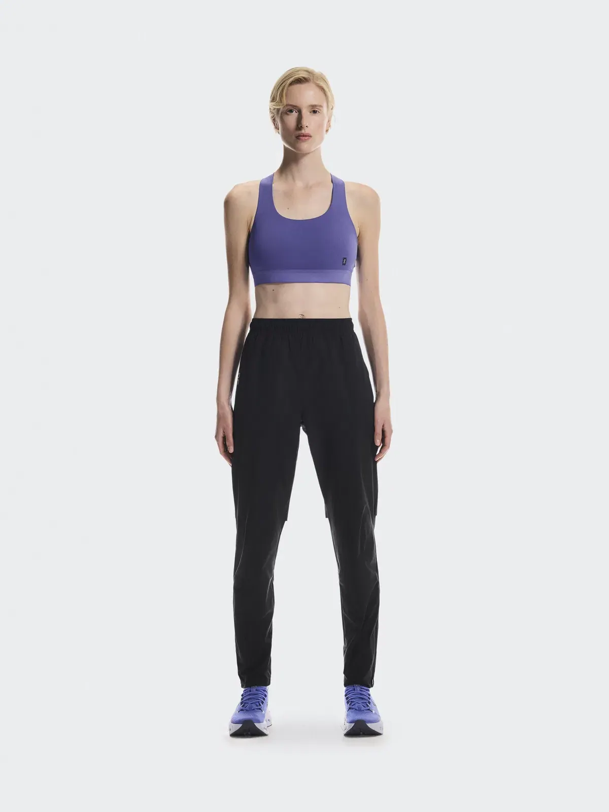 Женский спортивный бюстгальтер с легкой поддержкой Core Bra On — 2