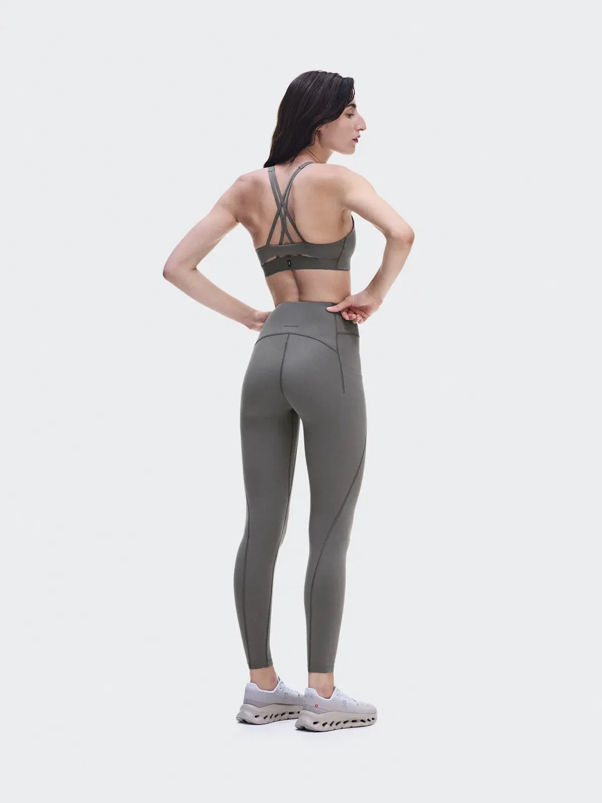 Женский спортивный бюстгальтер с открытой спинкой Studio Bra On Ember — 4