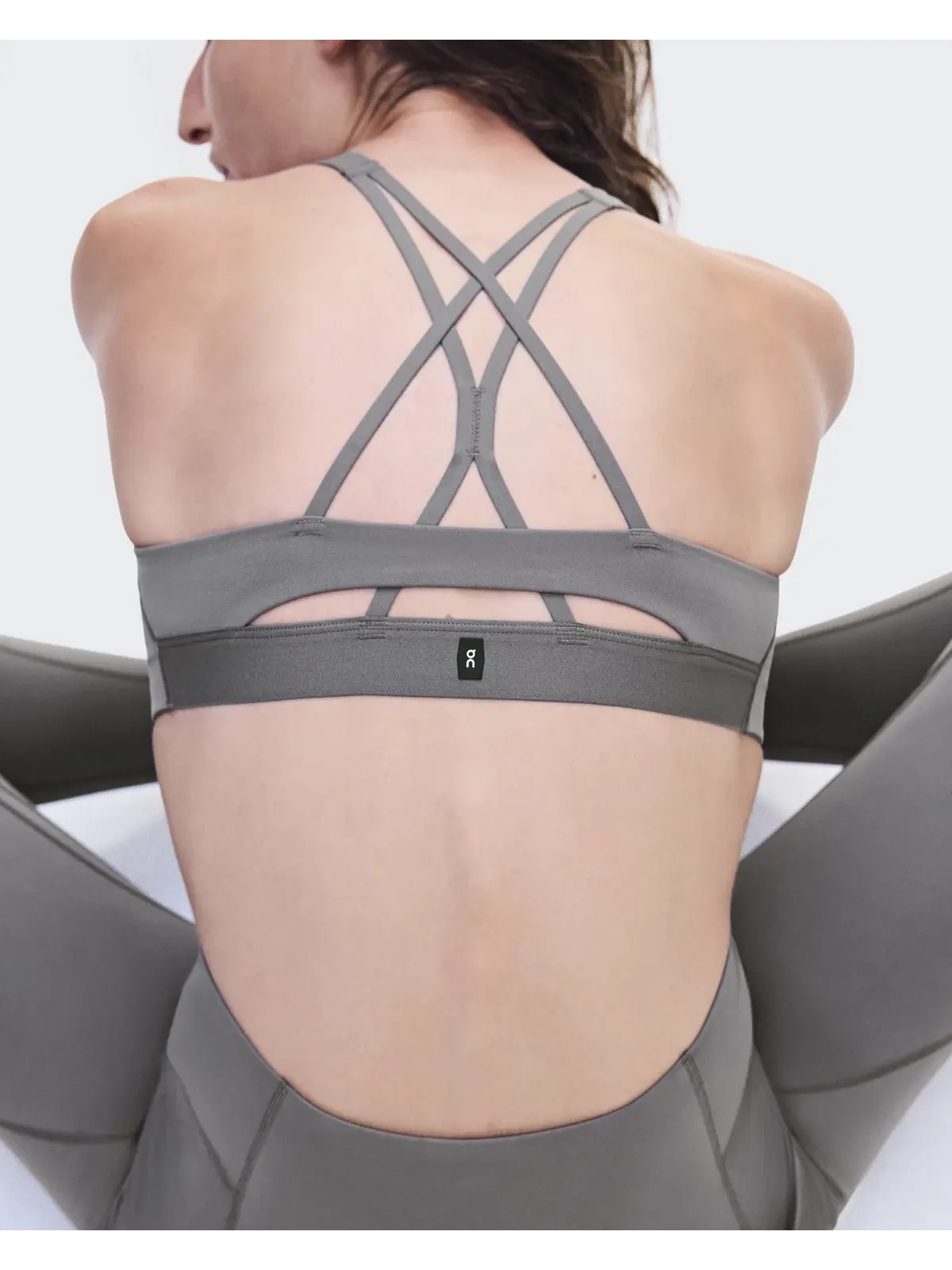 Женский спортивный бюстгальтер с открытой спинкой Studio Bra On Ember — 6