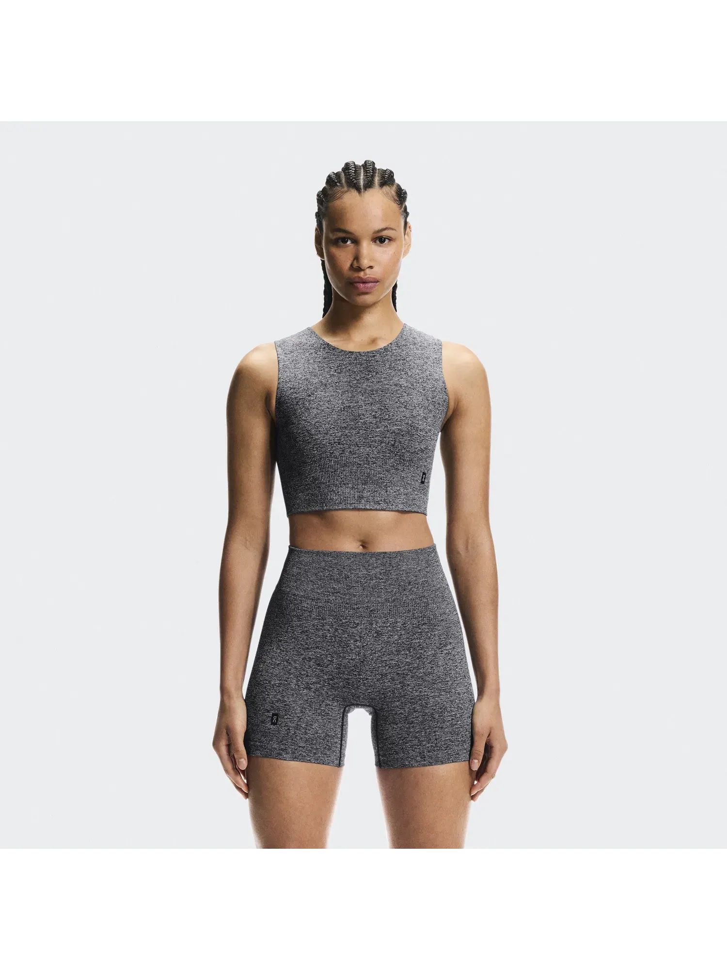 Женский кроп-топ без рукавов с бесшовной посадкой Studio Knit Crop On — 8