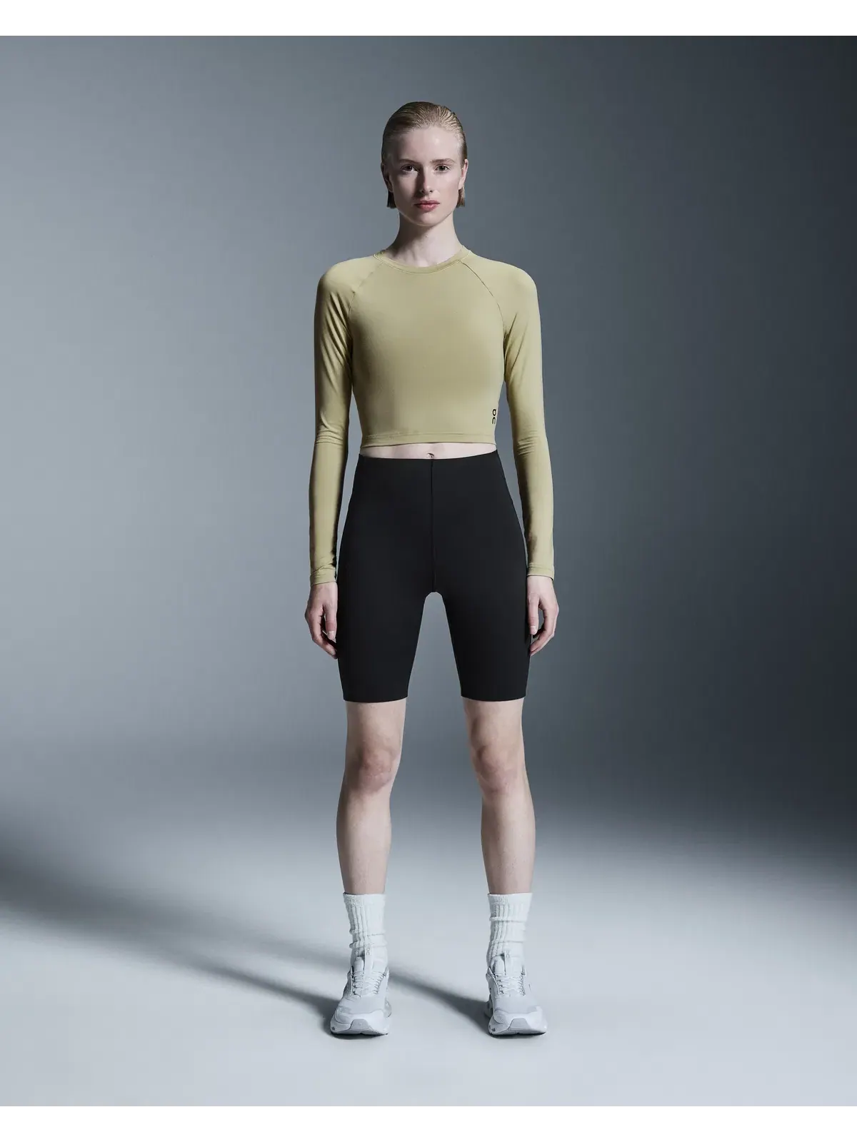 Женский кроп-топ с длинным рукавом Studio Long-T Crop On — 2