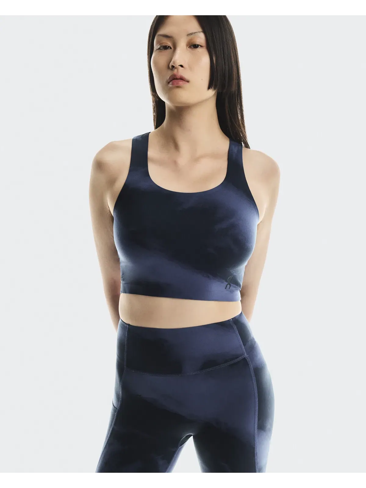 Женский топ-кроп с открытой спиной Studio Open Back Crop On — 6