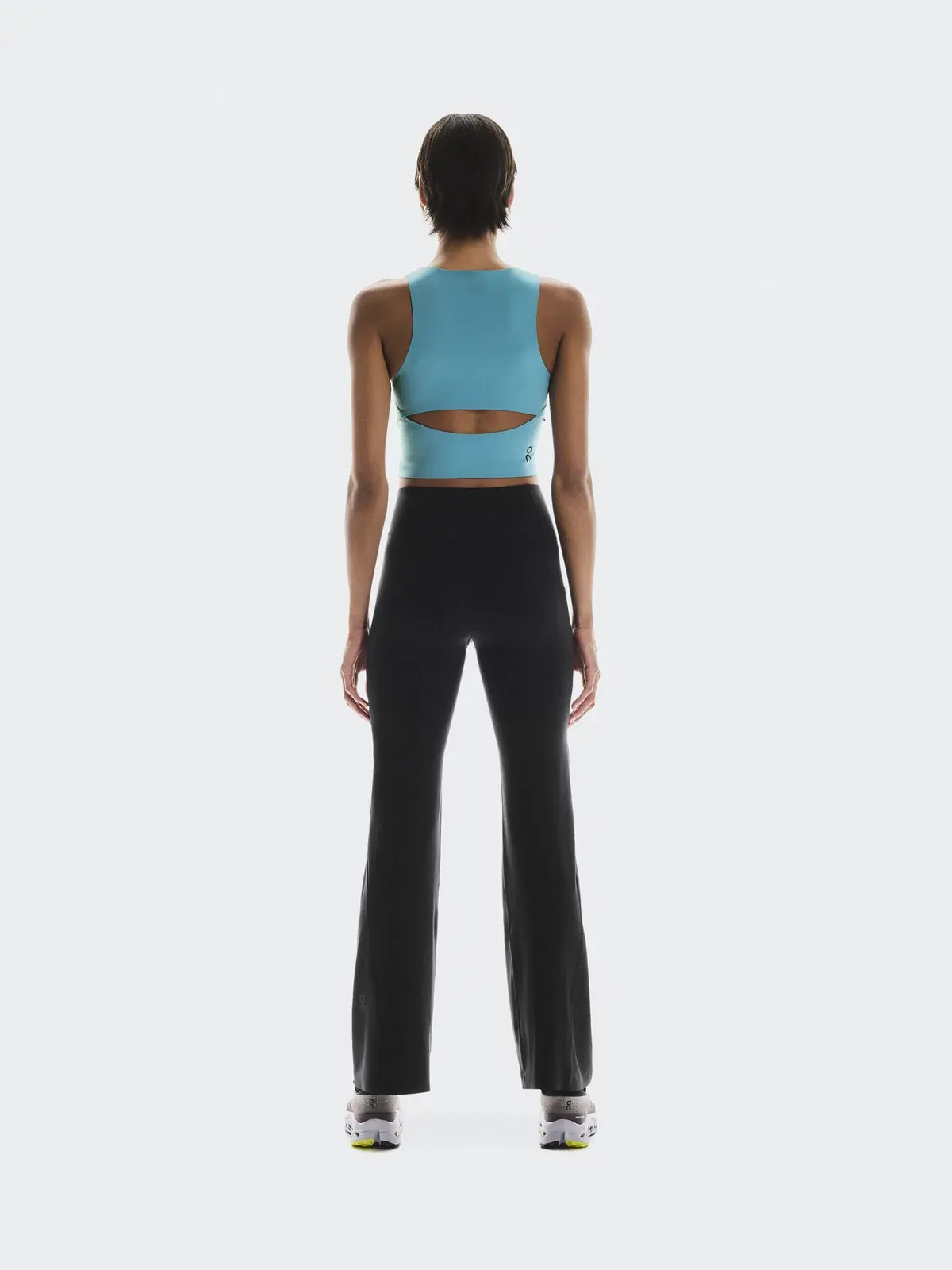 Женский топ для тренировок с открытой спиной Studio Open Back Crop On — 3