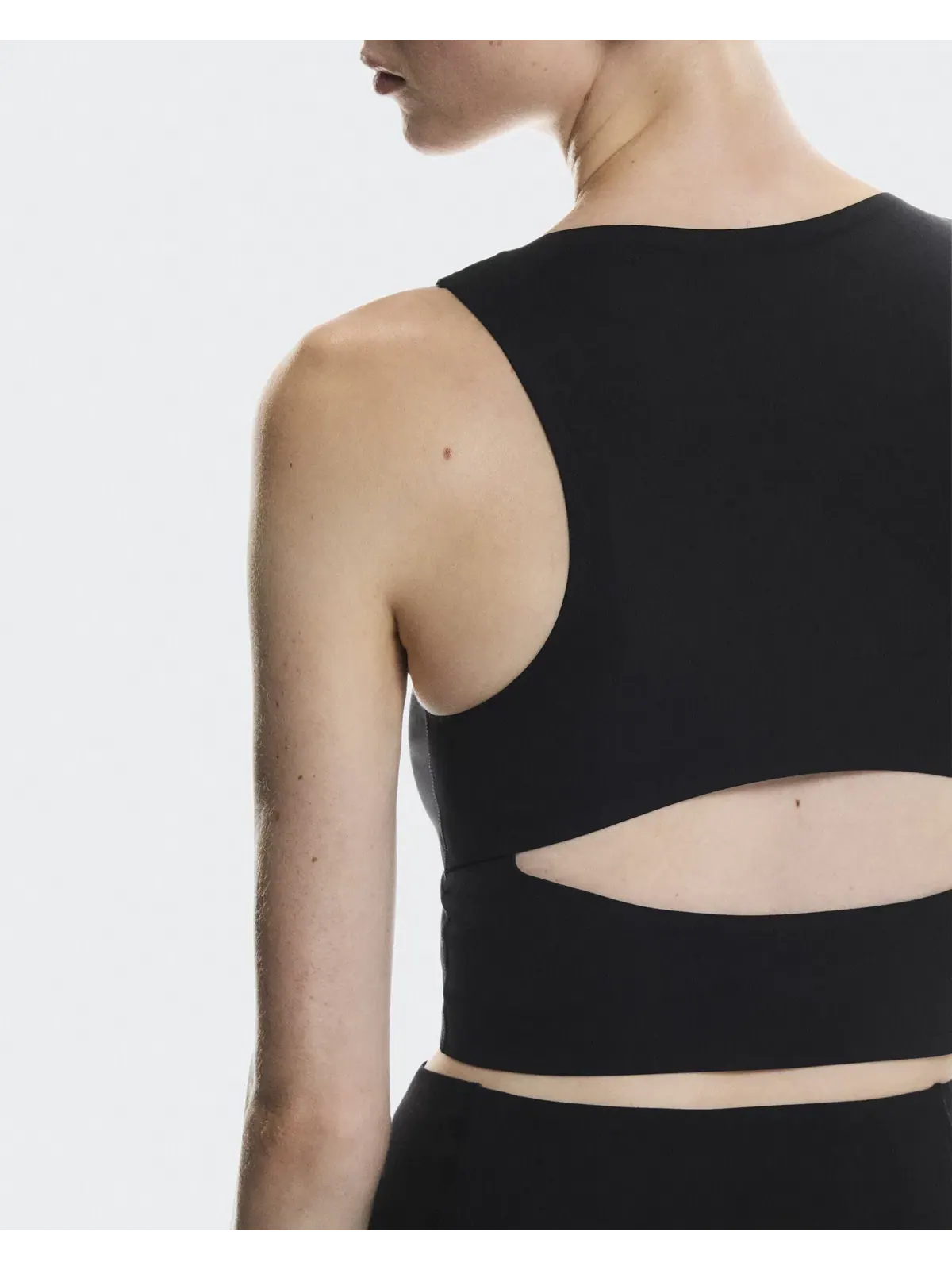 Женский топ для тренировок с открытой спиной Studio Open Back Crop On — 6