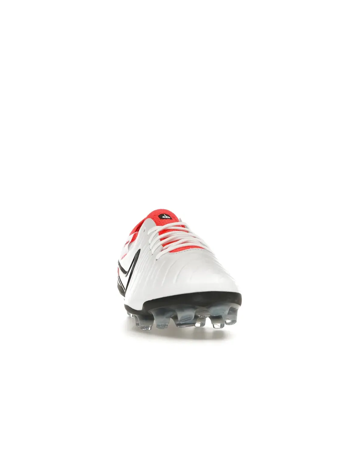 Мужские бутсы с натуральной кожи Nike Tiempo Legend 10 Elite FG — изображение 2 из 4, белый яркий черный
