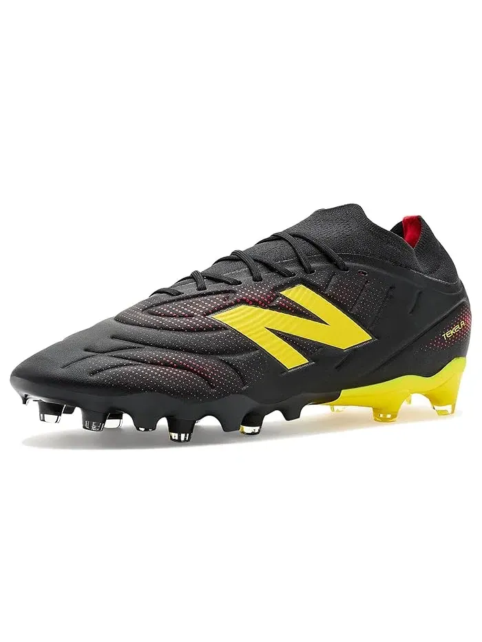 Футбольные бутсы Tekela Team Low FG V5 New Balance — изображение 1 из 4, черный/желтый