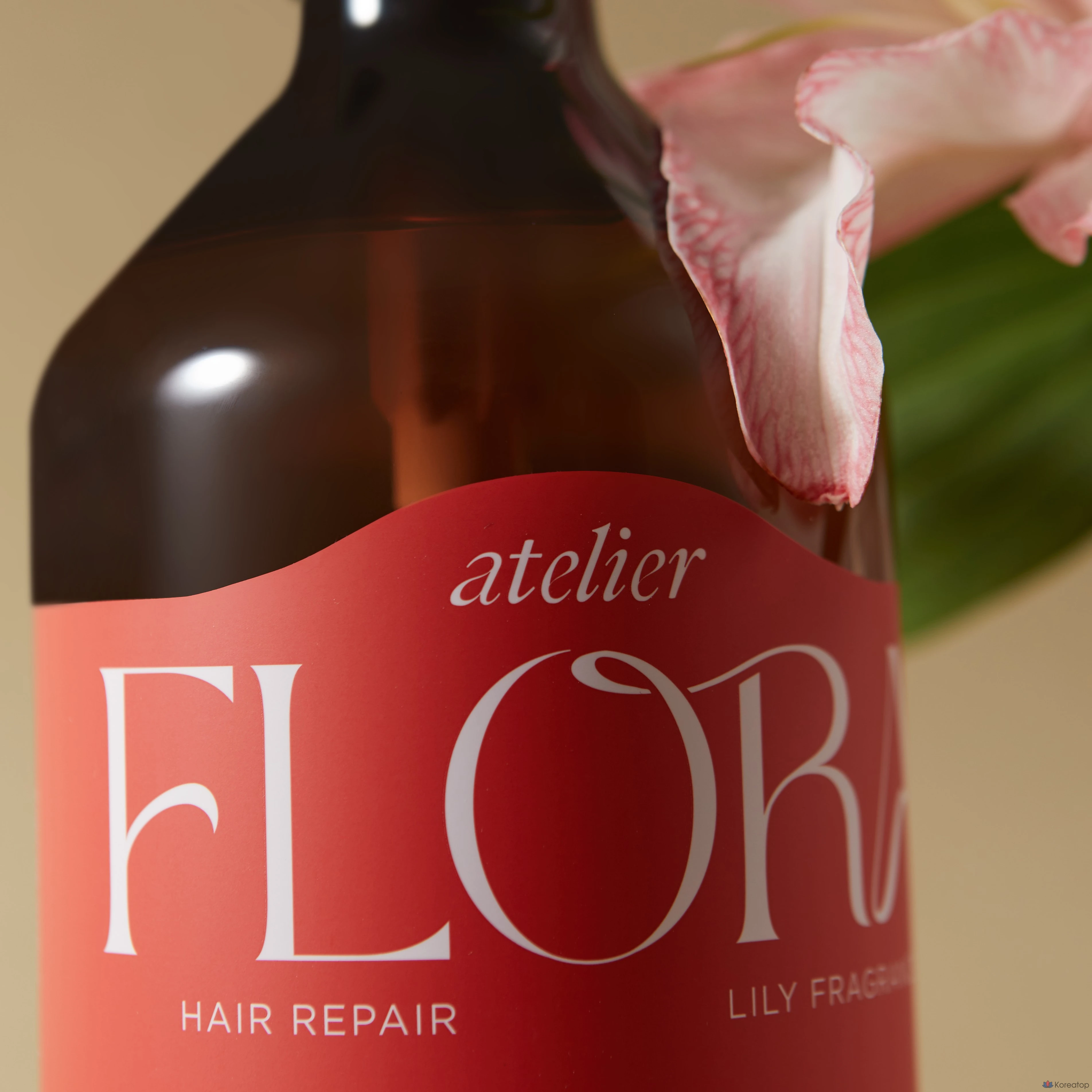 Шампунь KeraSys Perfume Atelier Flora для поврежденных волос, аромат лилии, 1 л, 1 шт.