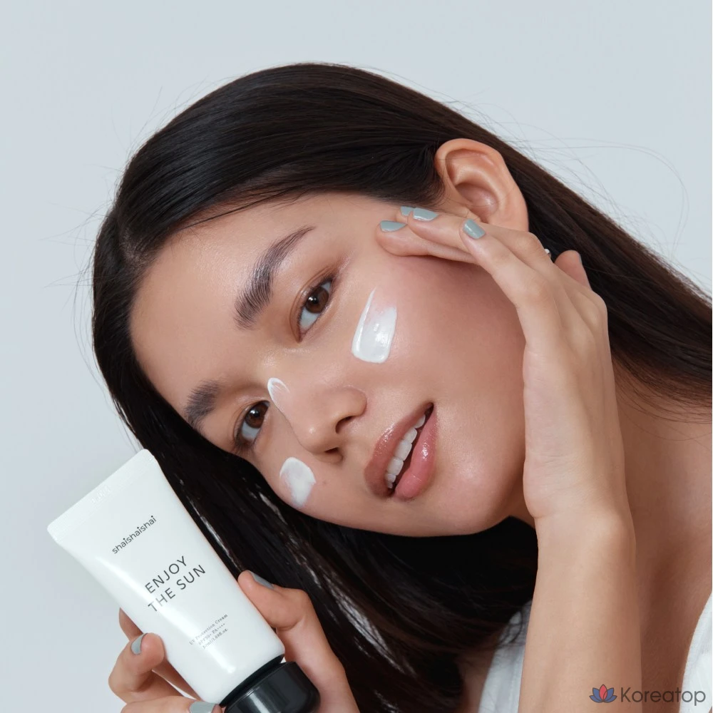 Солнцезащитный крем SHAISHAISHAI Enjoy The Sun UV Protection SPF50 PA++++, 50 мл, 1 шт.