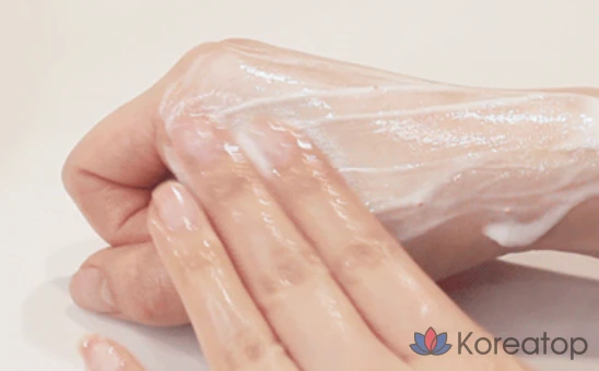 Очищающая пенка IOPE Moisture Cleansing Whipping Foam, 180 мл, 1 шт.