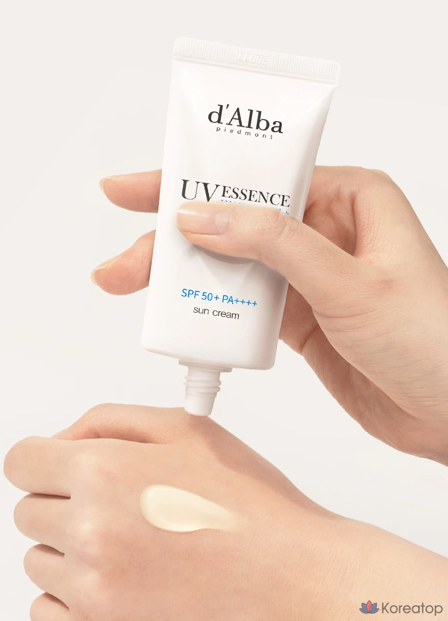 Набор для ухода d'Alba Waterful Essence Sun Cream SPF50+ PA++++ 50 мл x 2 шт + Balancing Vegan Gel Cleanser 3 мл x 5 шт, 1 шт.