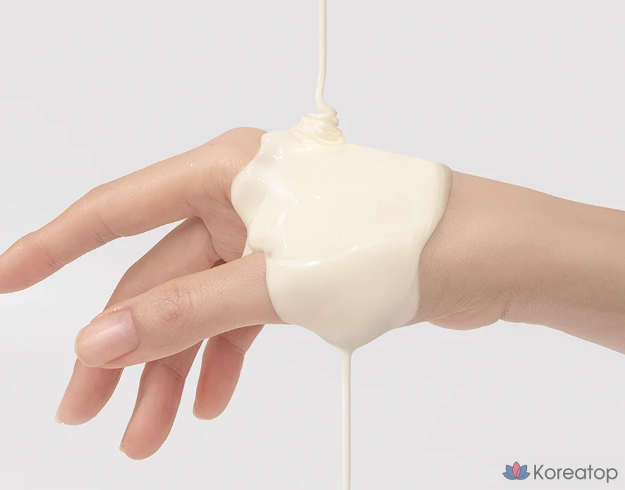 Набор для ухода d'Alba Waterful Essence Sun Cream SPF50+ PA++++ 50 мл x 2 шт + Balancing Vegan Gel Cleanser 3 мл x 5 шт, 1 шт.