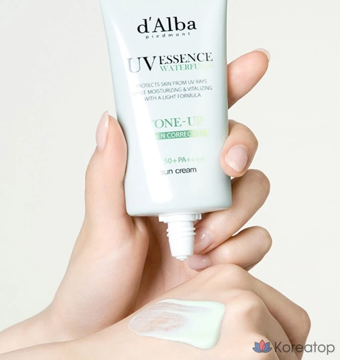 Солнцезащитный крем d'Alba Clean Tea Tree Liposome Tone-Up Sun Cream Green SPF50+ PA++++, 2 шт. + Серум-клинзер, 3 шт.