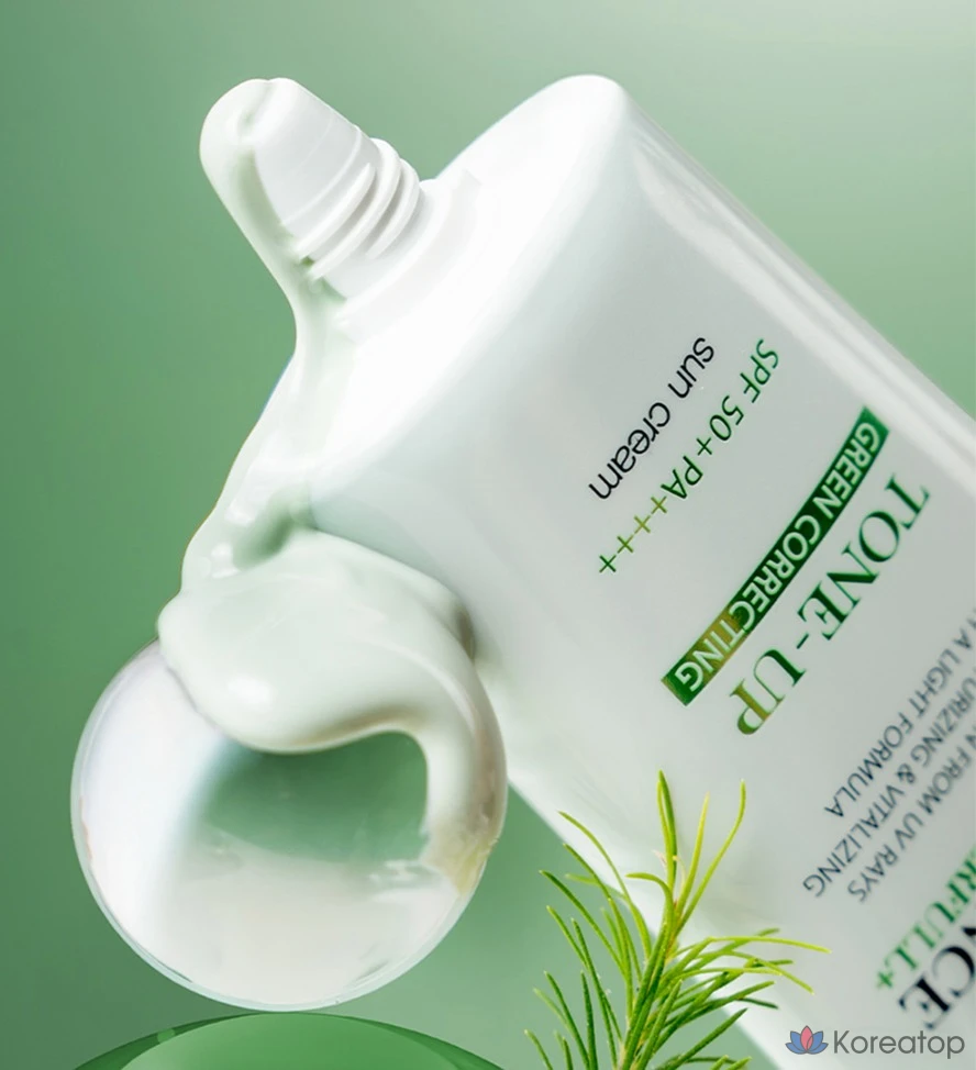 Солнцезащитный крем d'Alba Clean Tea Tree Liposome Green Tone-Up SPF50+ PA++++, 50 мл, 1 шт.