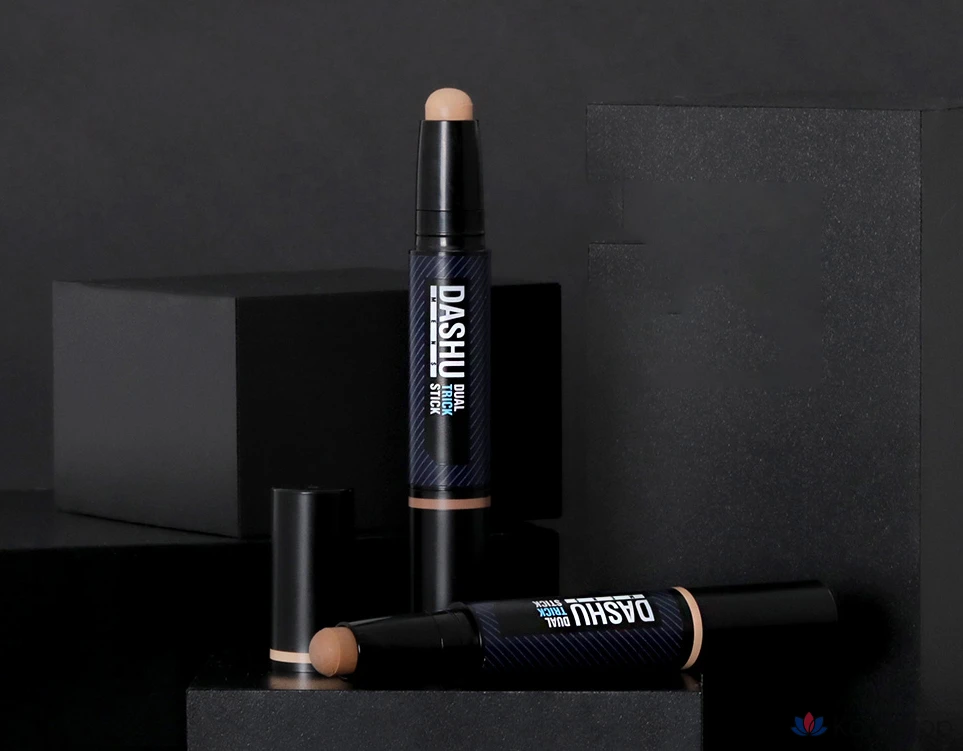 Стик для лица DASHU Men's Dual Trick Stick, оттенок Sand, 3.4 г, 1 шт.
