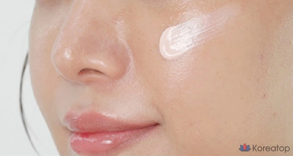 Солнцезащитный крем d'Alba Waterfull Tone-Up Sun Cream SPF50+ PA++++ + Веганский гель-очищающее средство Balancing Vegan Gel Cleanser, 50 мл + 15 мл, 1 шт.