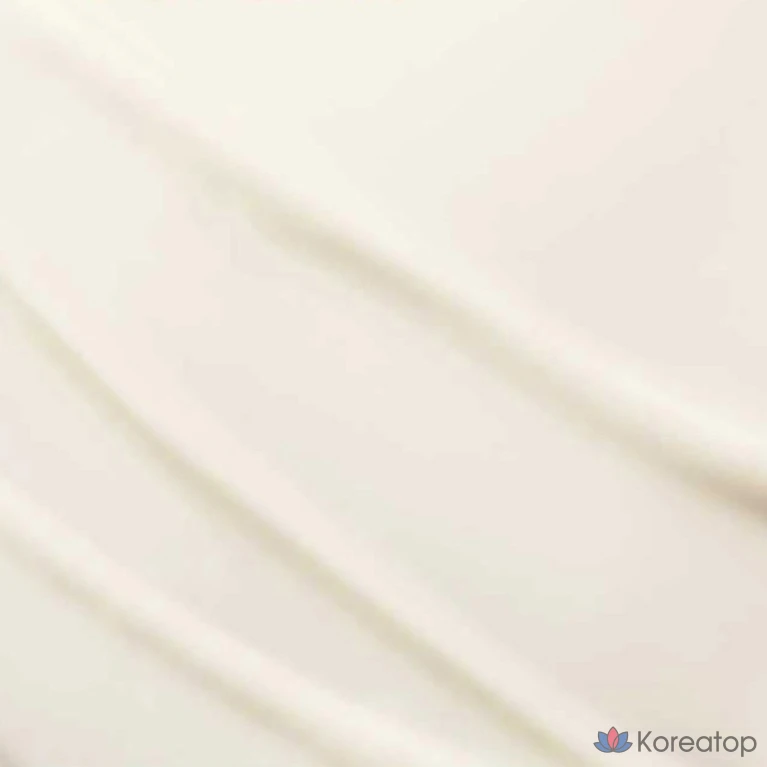 Солнцезащитный крем AESTURA DermaUV365 Vita C Glow Moisture Sun Cream SPF50+ PA++++, 40 мл, 1 шт.