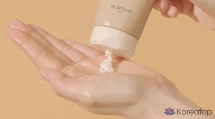 Очищающая пенка Skinfood Carrot Carotene Balancing Cleansing Foam, 150 мл, 1 шт.