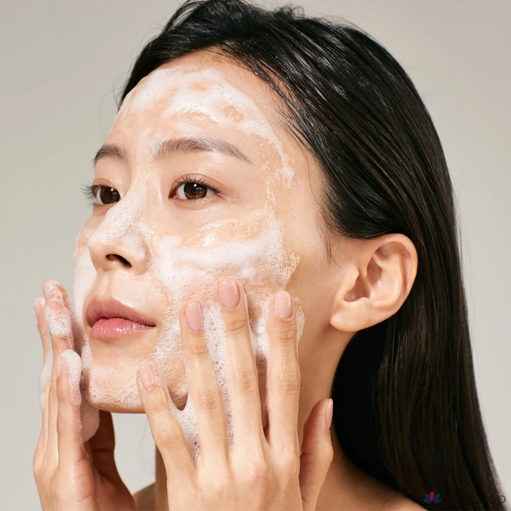 Очищающая пенка Steambase Manuka Honey Glow Oil-to-Foam Cleanser, 215 мл, 1 шт.