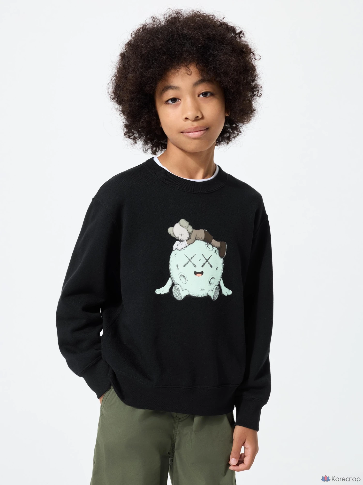 Свитшот детский Uniqlo KAWS UNIVERSE A