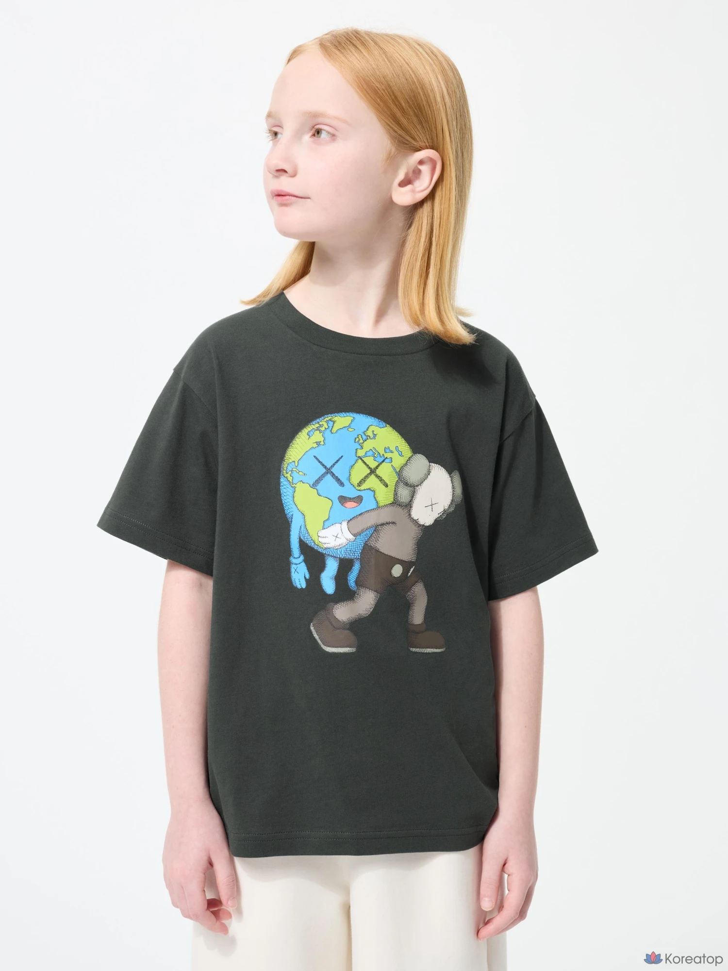 Футболка детская Uniqlo KAWS Universe UT Graphic T