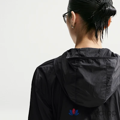 Куртка беговая женская Nike Tempo UV Protection Lightweight