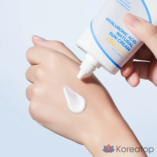 Солнцезащитный крем IsNtree Hyaluronic Acid Natural Sun Cream SPF50+ PA++++, 50 мл, 1 шт.