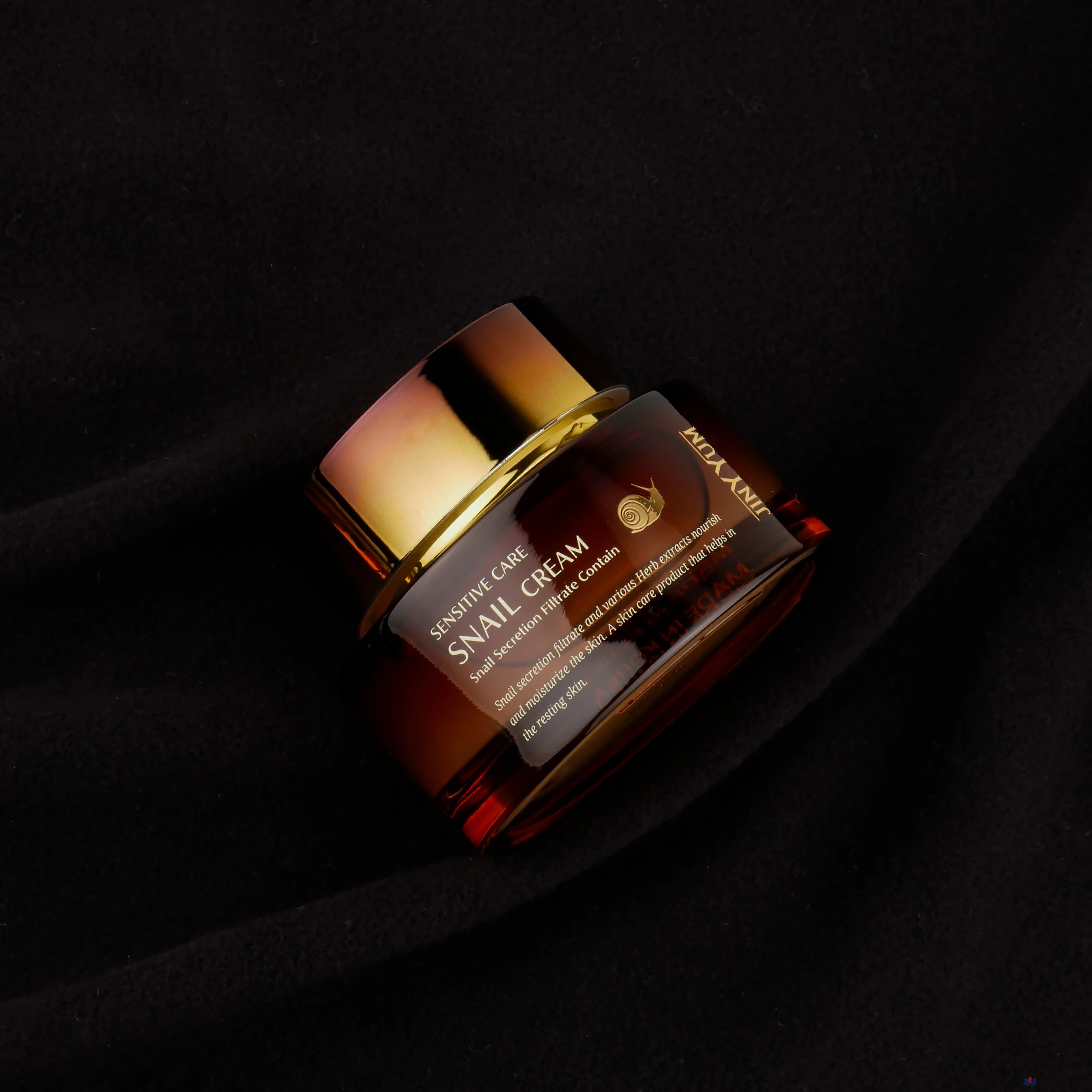 Крем Jant Blanc Geniome Sensitive Care Snail Mucin Moisturizing Whitening Elasticity, 50 г, 1 шт.