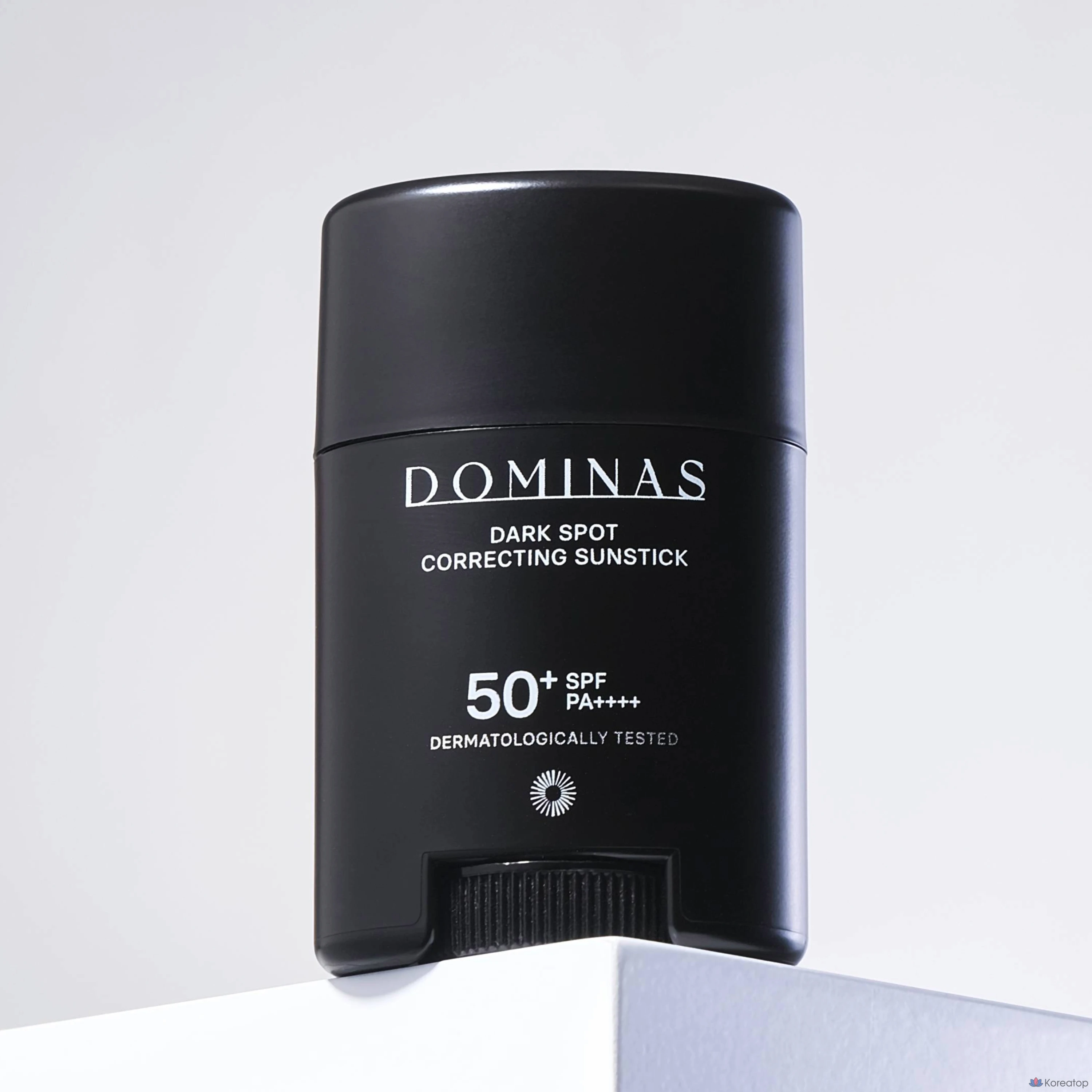 Солнцезащитный стик Dominas Dark Spot Correcting Sun Stick SPF50+ PA++++, 14 г, 1 шт.