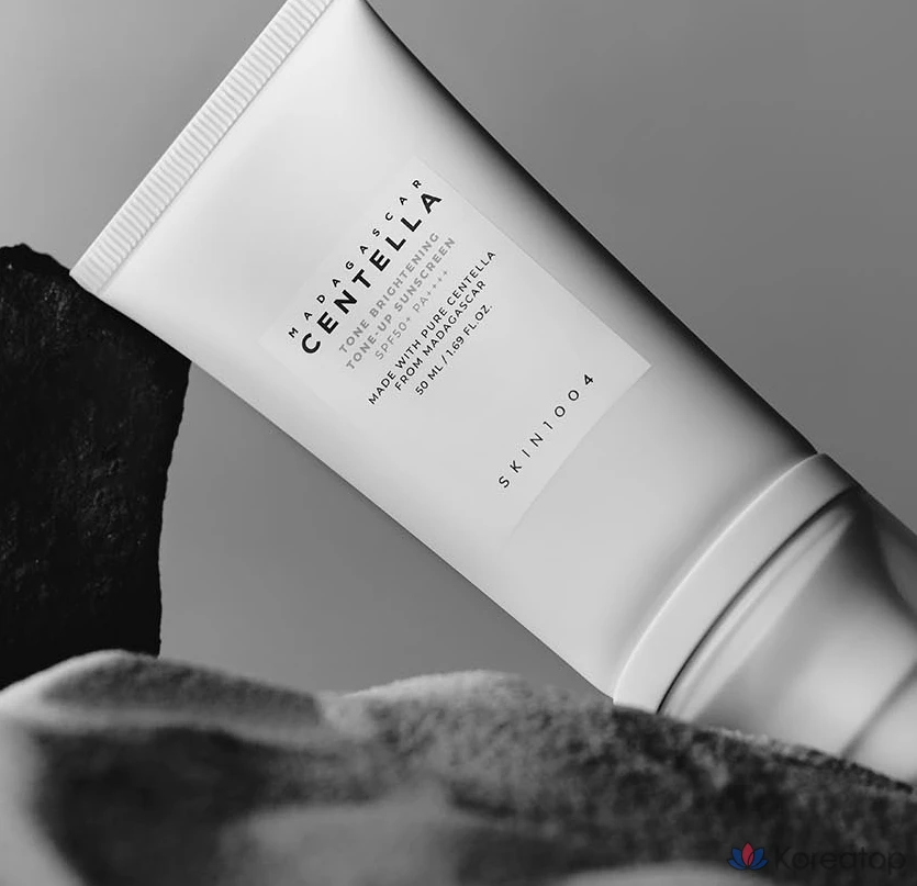 Солнцезащитный крем SKIN1004 Centella Tone Brightening Tone-Up Sunscreen SPF50+ PA++++, 50 мл, 1 шт.