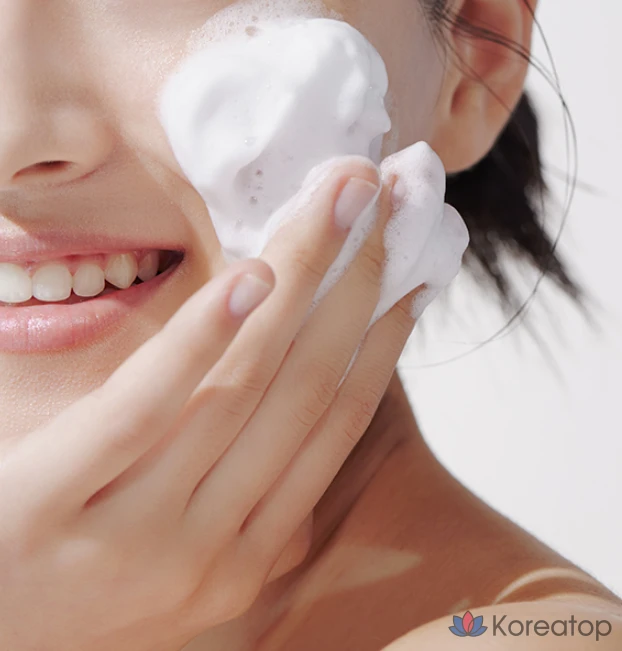 Очищающая пенка AESTURA Theracne365 Clear Deep Cleansing Foam, 200 г, 1 шт.