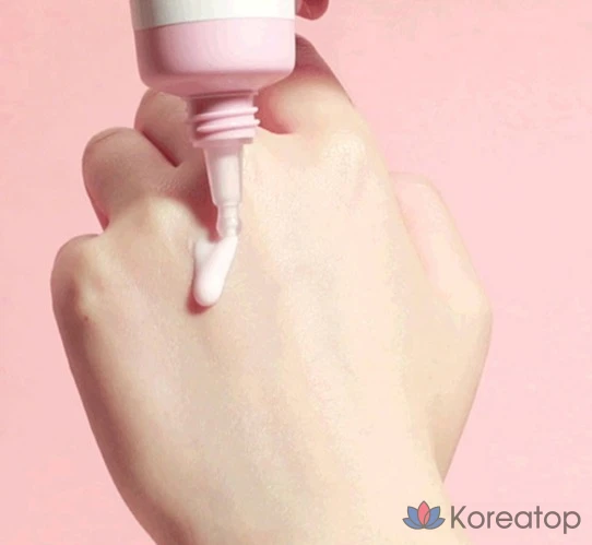 Солнцезащитный крем-сыворотка Round Lab Camellia Deep Collagen Elasticity Sun Serum SPF50+ PA++++, 50 мл, 1 шт.