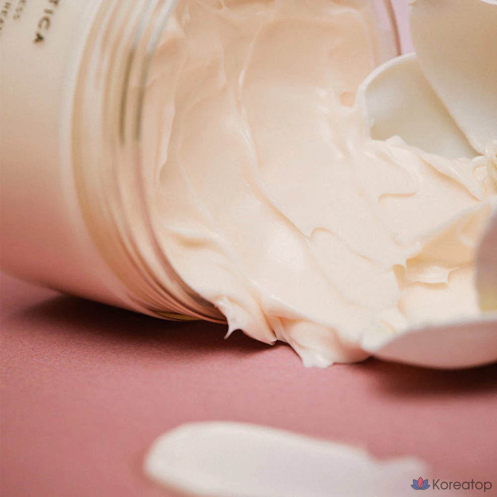 Увлажняющий крем для тела Aromatica Mellowness Oil in Body Cream Magnolia Sandalwood, 200 г, 1 шт.