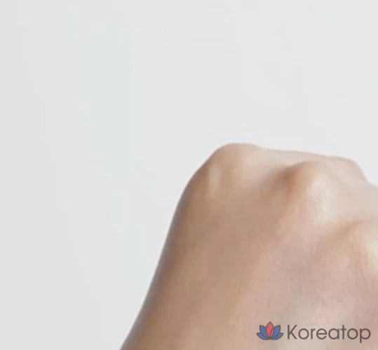 Солнцезащитный крем Skinfood Berry Moisture Sun Cream SPF50+ PA++++, 50 мл, 1 шт.