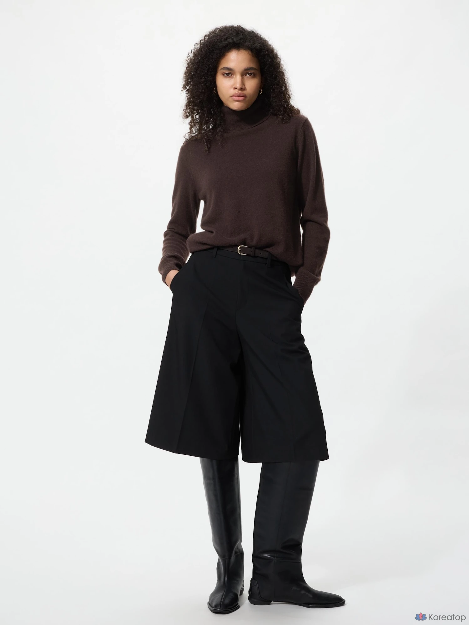 Свитер Uniqlo Cashmere Turtleneck