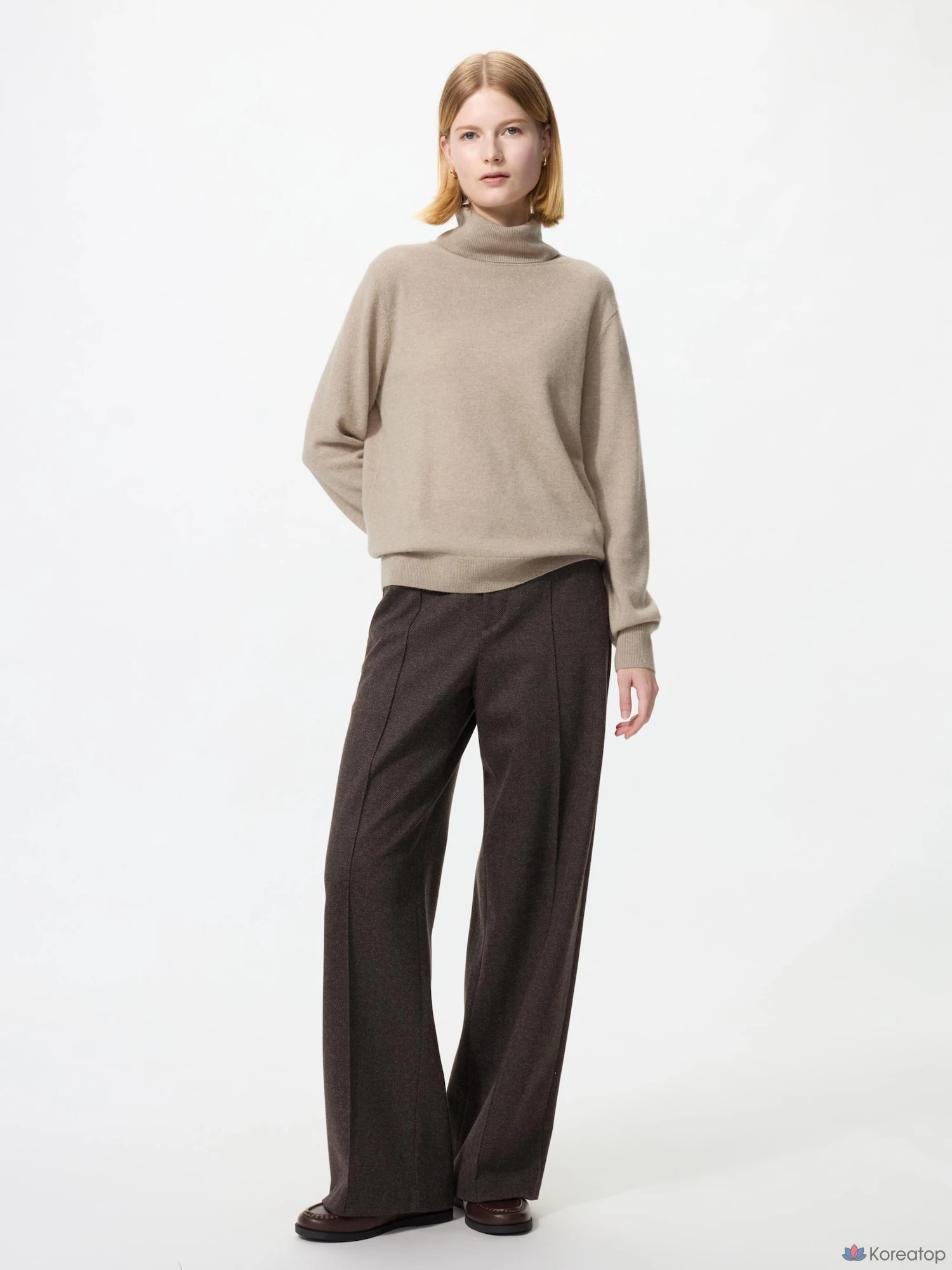 Свитер Uniqlo Cashmere Turtleneck