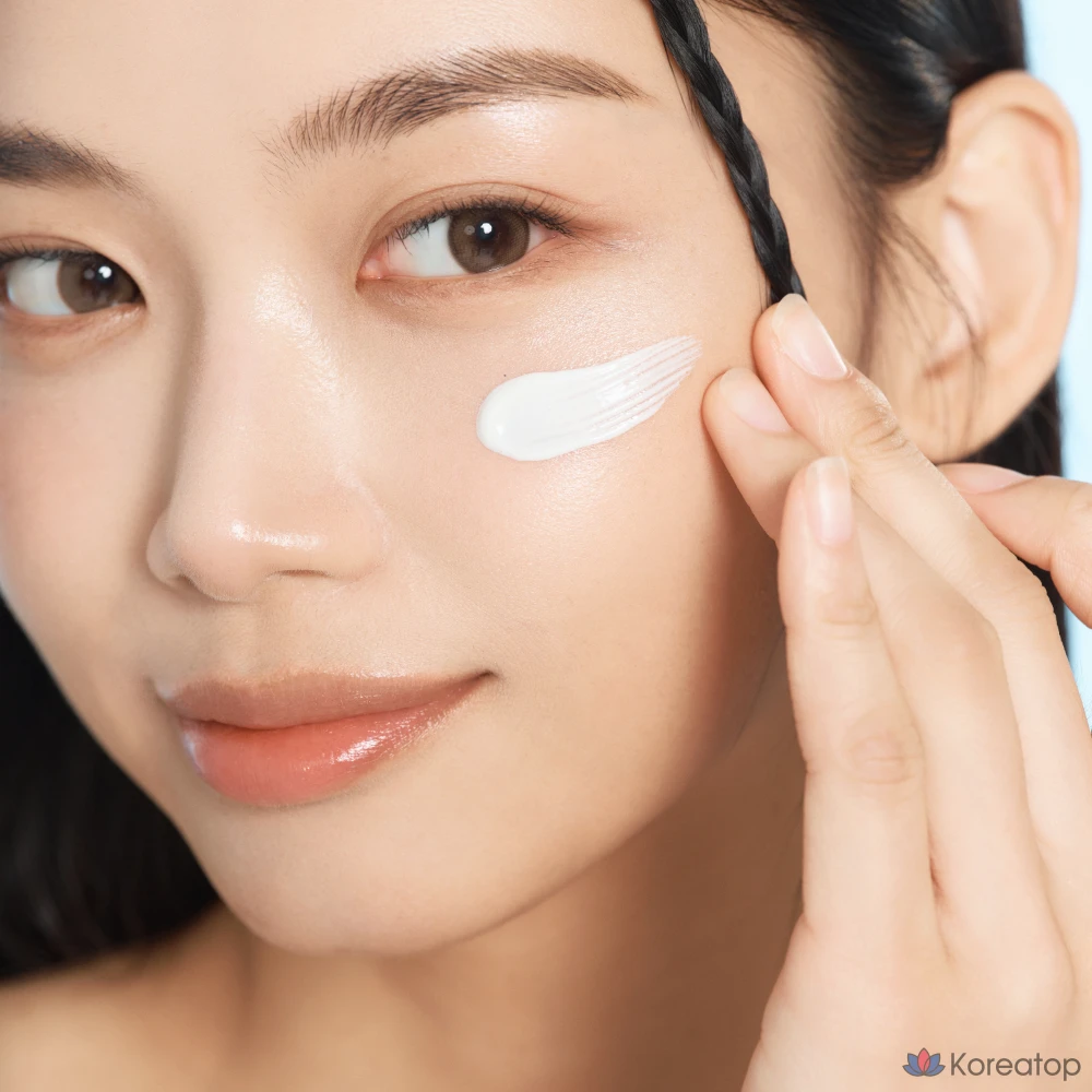 Солнцезащитный крем Re:Nk Aqua Radiance Sun Cream SPF50+ PA++++, 50 мл, 1 шт.