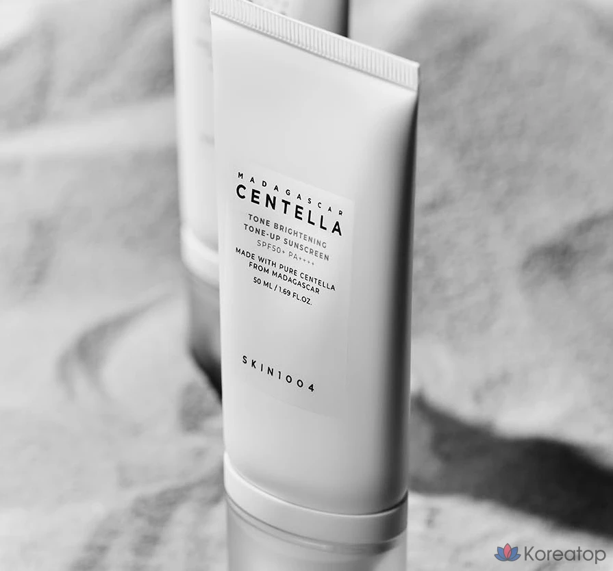 Солнцезащитный крем SKIN1004 Centella Tone Brightening Tone-Up Sunscreen SPF50+ PA++++, 50 мл, 1 шт.