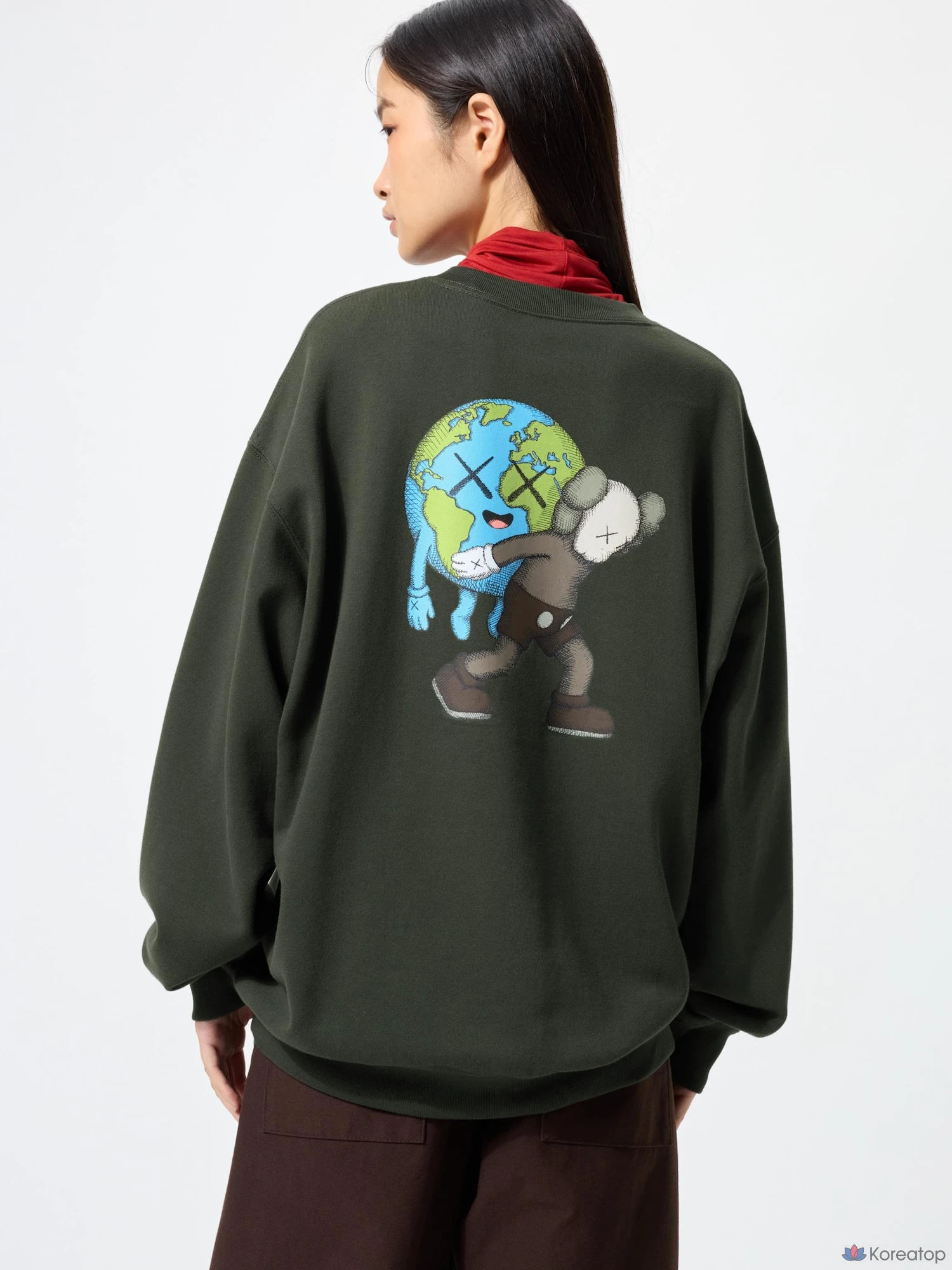 Свитшот Uniqlo KAWS UNIVERSE C