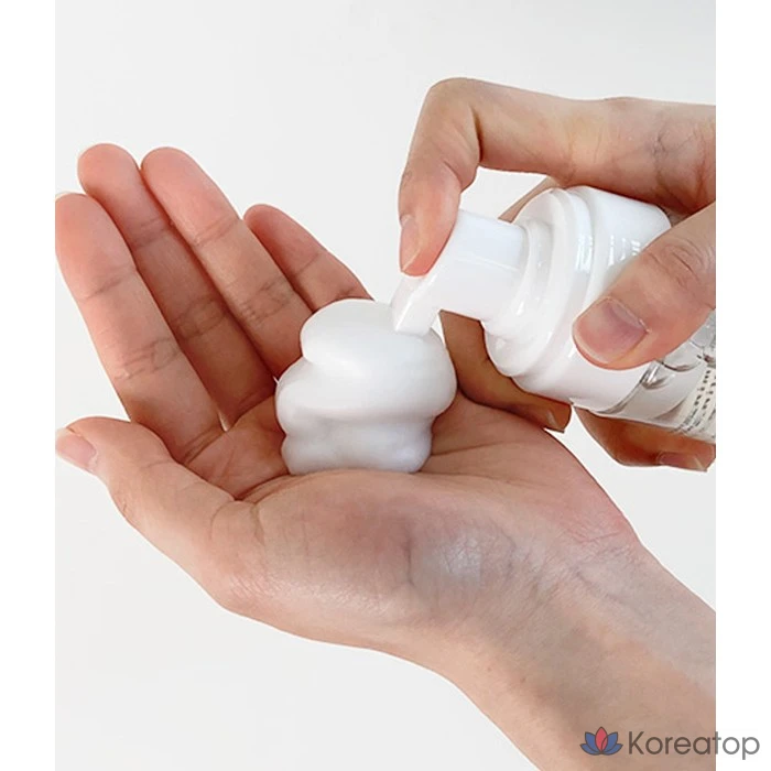 Очищающая пенка Bonajour Jeju Milk Soft Foaming Cleanser, 150 мл, 1 шт.