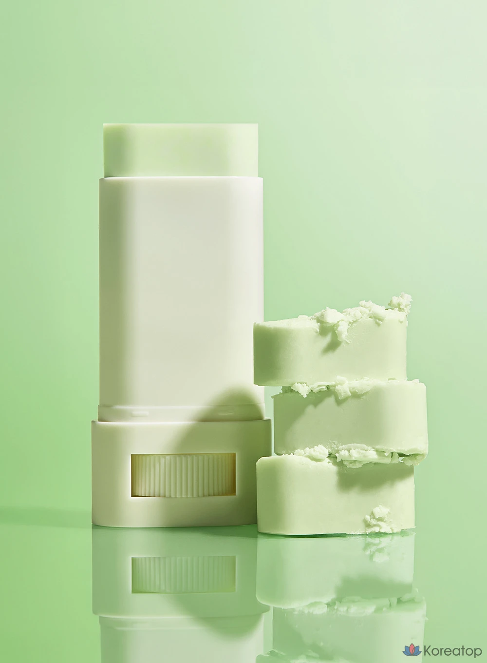 Солнцезащитный стик Beauty of Joseon Sandle Mugwort Sun Stick SPF50+ PA++++, 18 г, 1 шт.