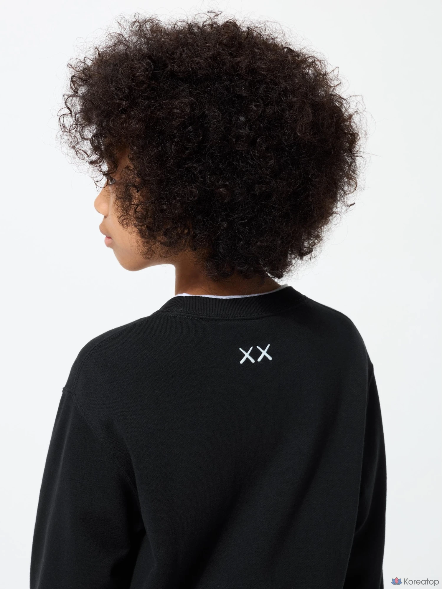 Свитшот детский Uniqlo KAWS UNIVERSE A