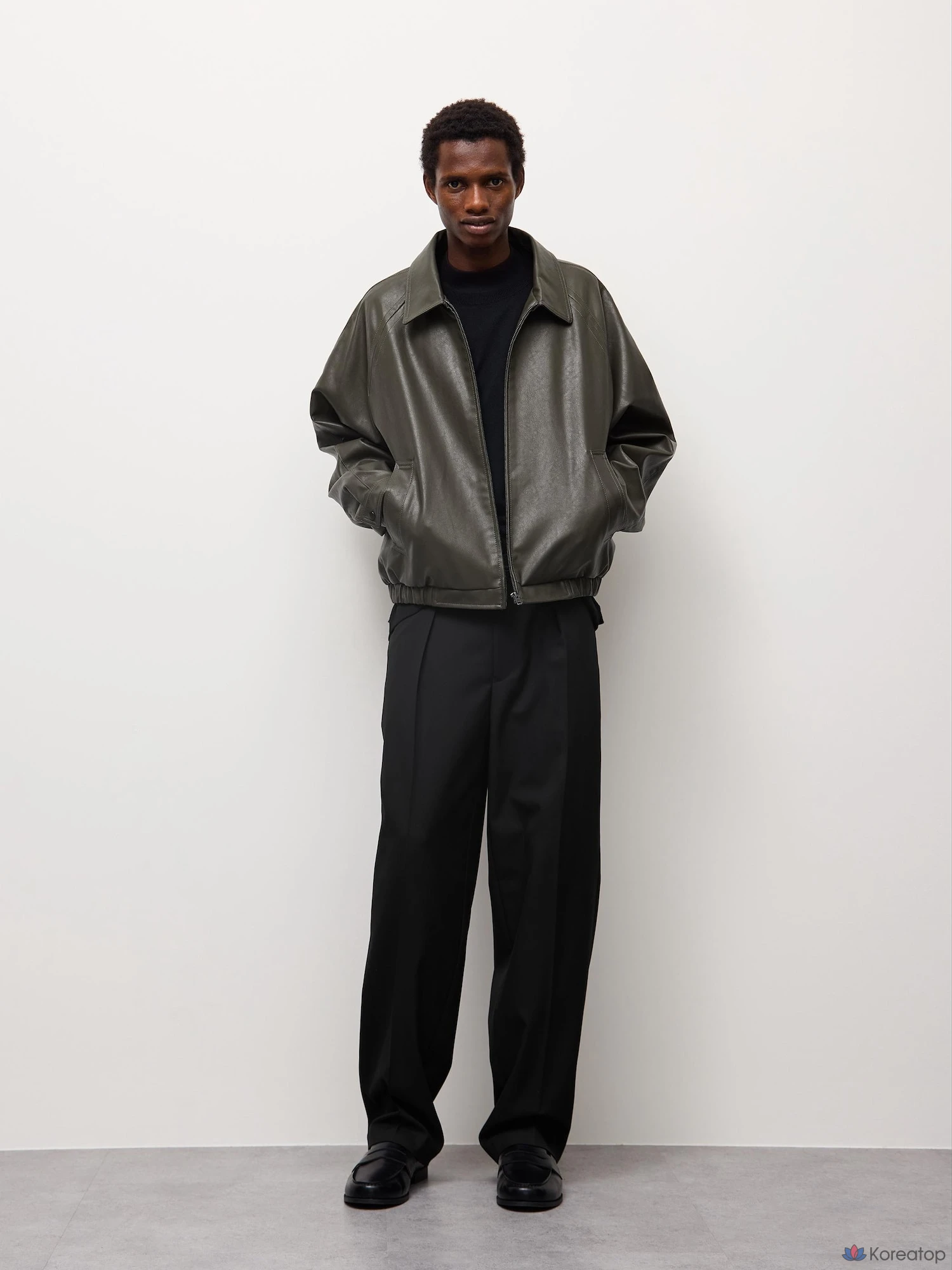 Куртка на молнии Uniqlo Faux Leather Zip-Up Jacket