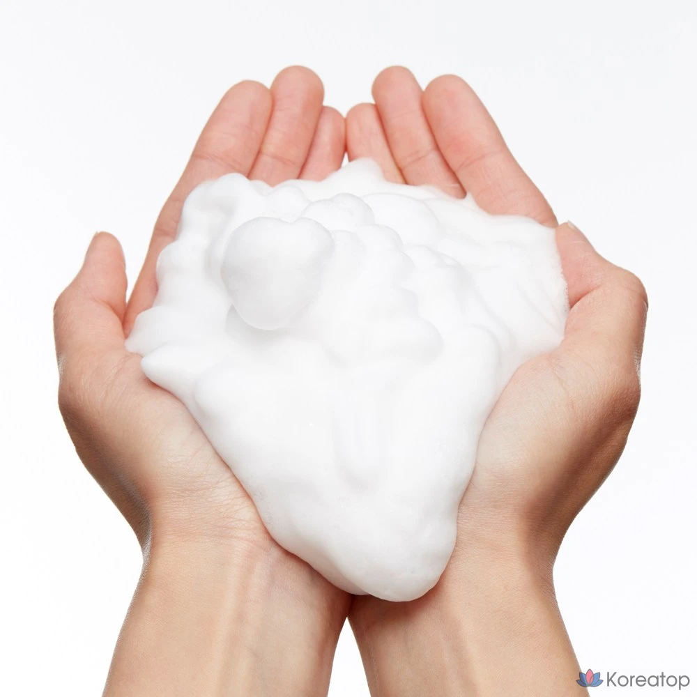 Очищающая пенка Blancow Real Milk Cleansing Foam, 150 мл, 1 шт.