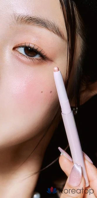 Карандаш для век Banila Co Mood On Eye Color Stick, оттенок 03 Champagne Rosy, 0.5 г, 1 шт.