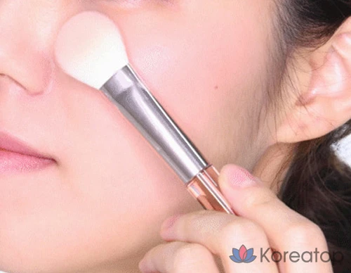 Кисть для румян Banila Co Blusher Brush, оттенок Pink, 1 шт.