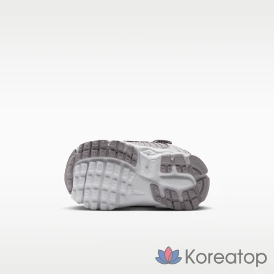 Кроссовки мужские Nike Zoom Vomero 5 SE SP, фото 2